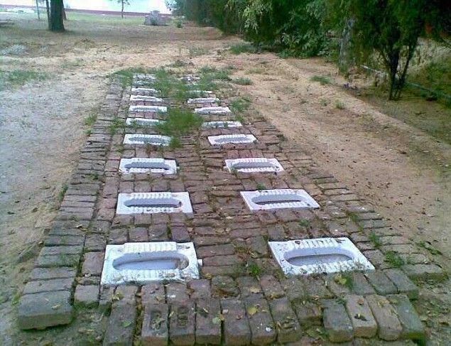 Bạn có tin đây là hình ảnh nhà vệ sinh công cộng ở Ấn Độ không?
