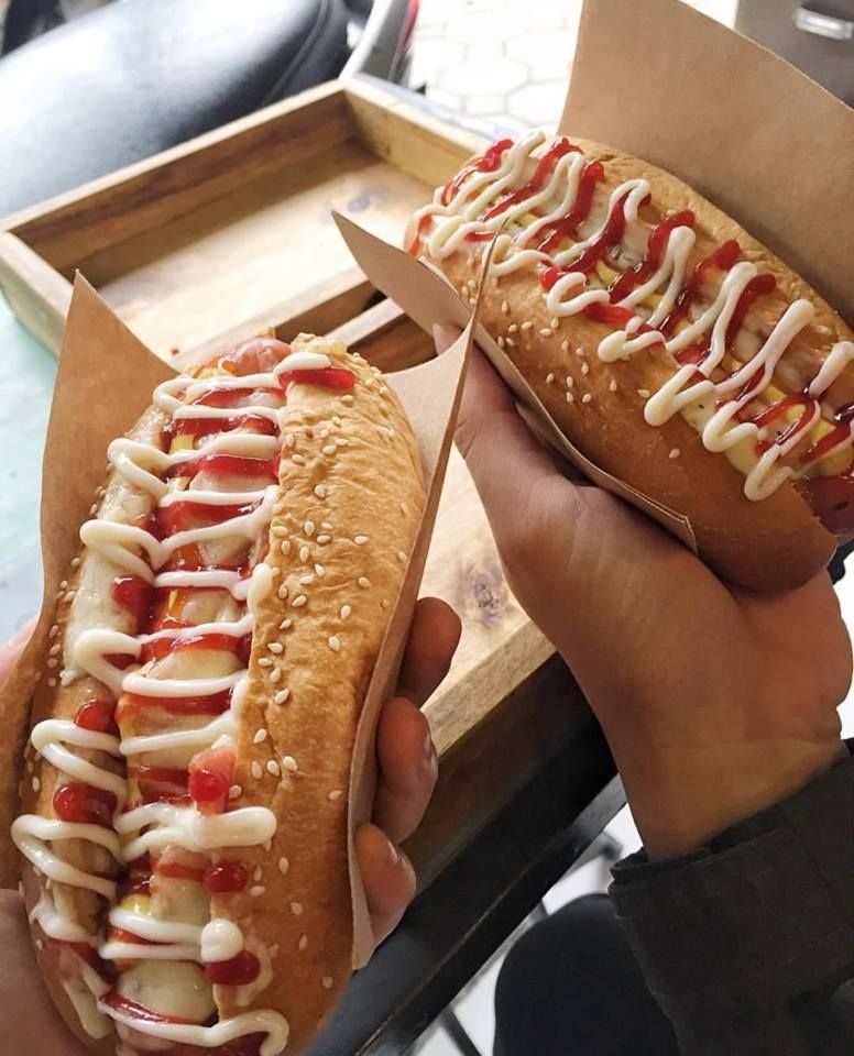 Bánh mì Hotdog phô mai - Hot dog station