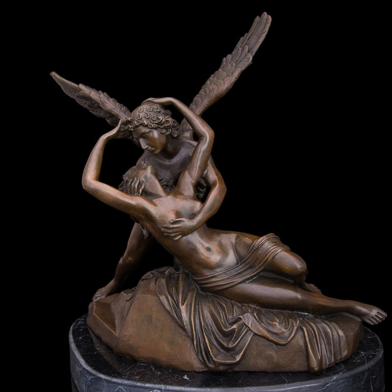 Bức tuợng Psyche Revived by Cupid’s Kiss
