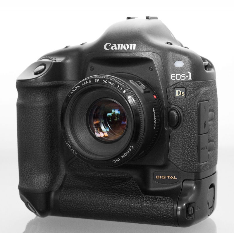 Canon EOS 1Ds (2002)
