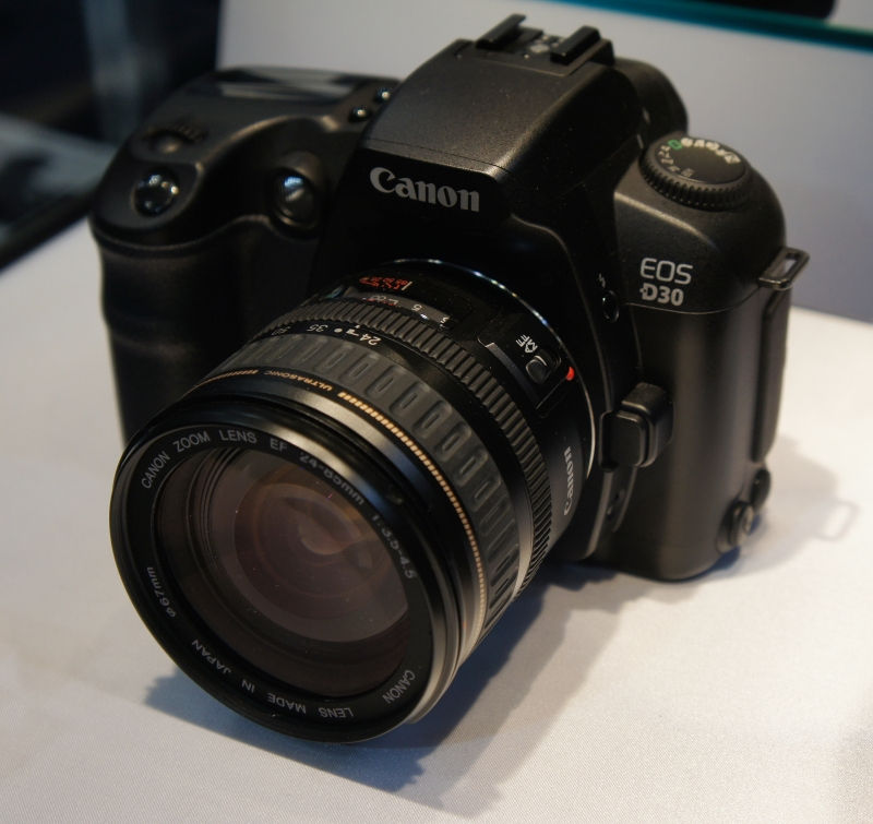 Canon EOS 30D (2000)