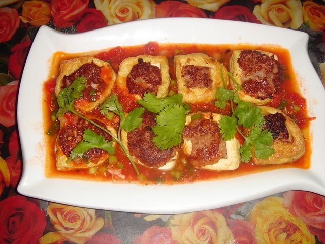 Đậu nhồi thịt sốt cà chua