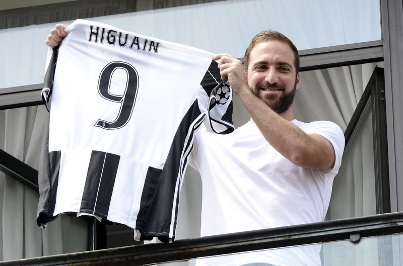 Gonzalo Higuain: Napoli sang Juventus, 2016 giá 75.3 triệu bảng