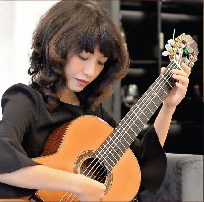 Guitar Kim Chung