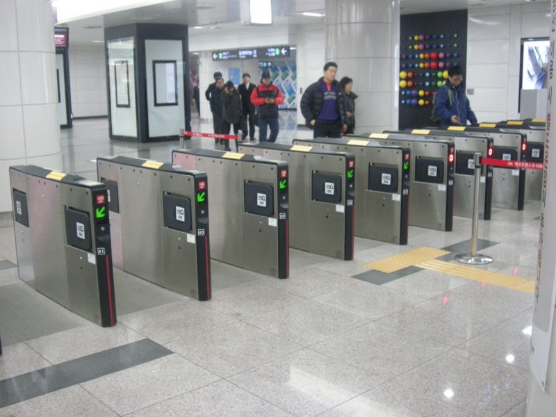Hệ thống tàu điện ngầm Seoul, Hàn Quốc (296 ga)