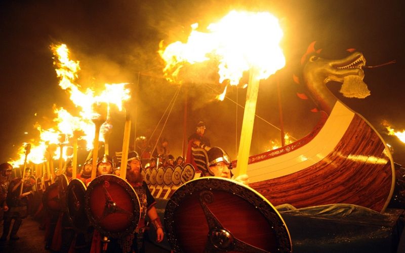 Helly Aa ở Shetland - lễ hội lửa lớn nhất châu Âu