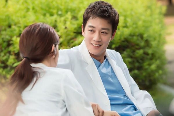 Hong Ji Hong - Doctors