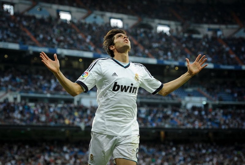 Kaká: Milan sang Real Madrid, 2009 giá 56 triệu bảng Anh