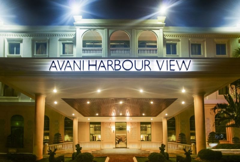 Khách sạn Avani Harbour View