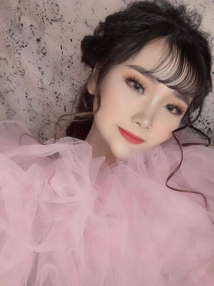 Make Up Lona Cherry Trần