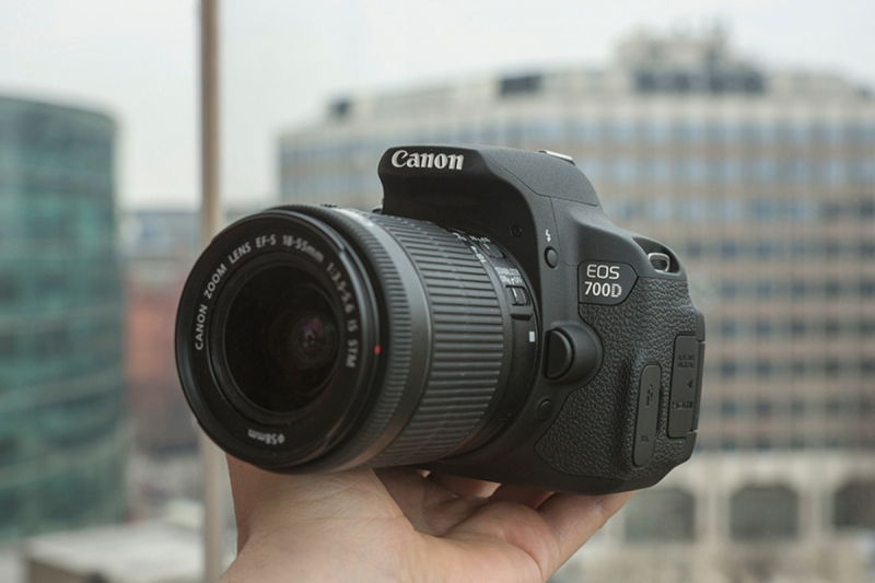 Máy ảnh Canon 700D