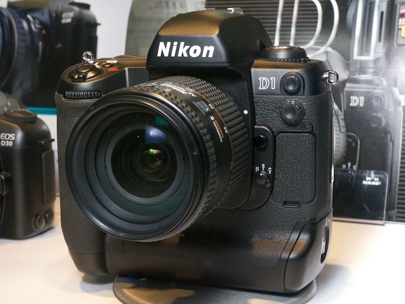 Nikon D1 (1999)
