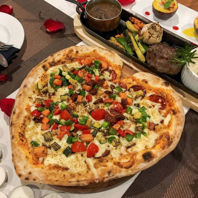 Pizza, bít tết - Pizza Pompeii's