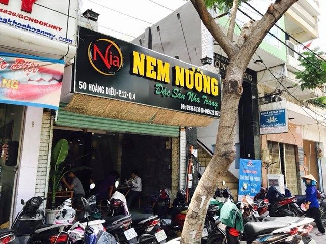 Quán nem nướng Nia