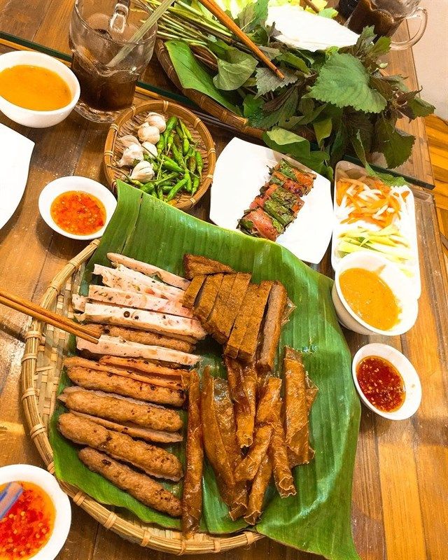 Quán nem nướng Nia