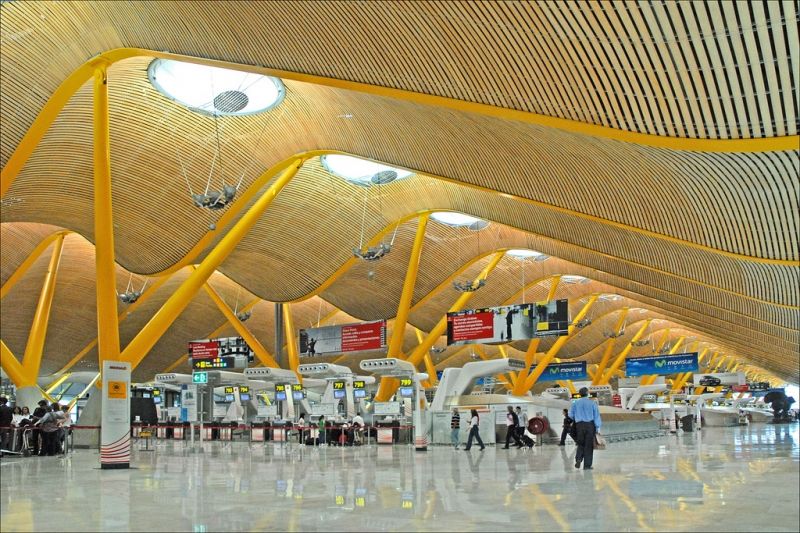 Sân bay Madrid Barajas (Tây Ban Nha) - 3,050 hecta