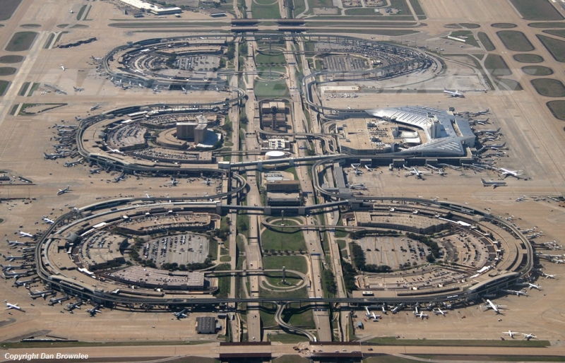 Sân bay quốc tế Dallas/Fort Worth (Mỹ) - 7,800 hecta
