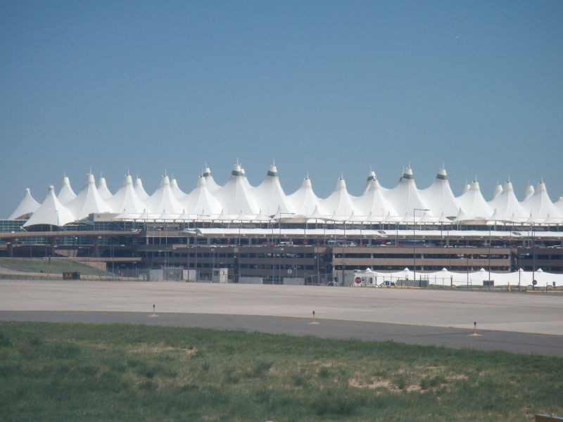 Sân bay quốc tế Denver (Mỹ) - 13,726 hecta