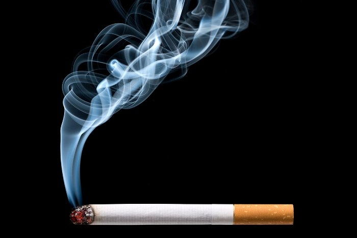 Tránh hít phải khói thuốc lá