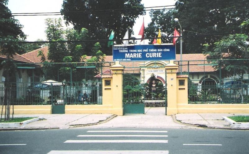 Trường THPT bán công Marie Curie
