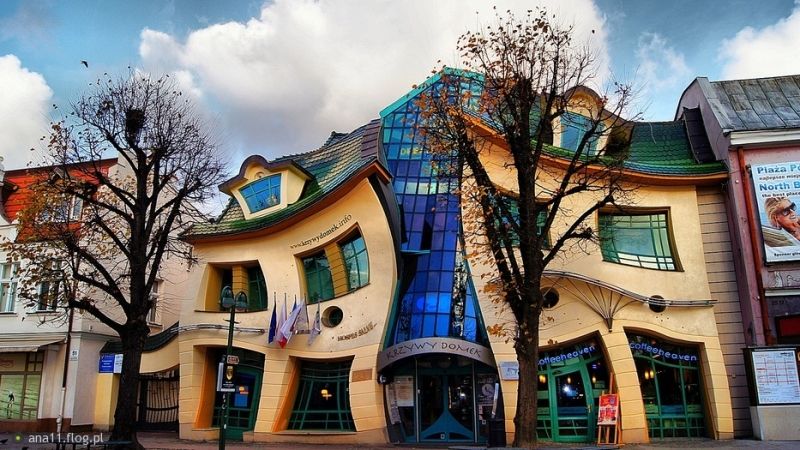 Tòa nhà Krzywy Domek (Ba Lan)