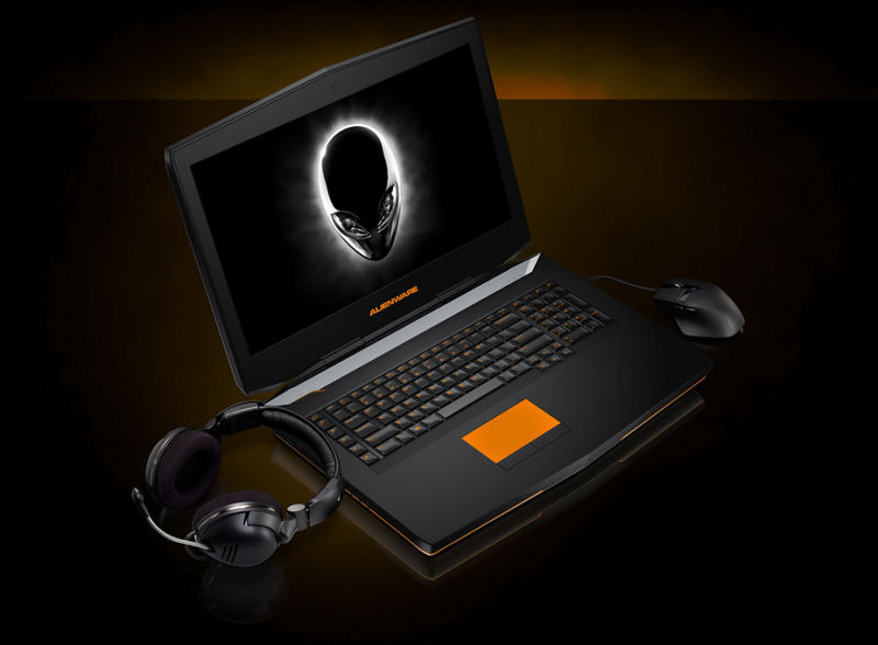 Alienware 18 – Giá 3.600 USD (khoảng 72 triệu VNĐ)