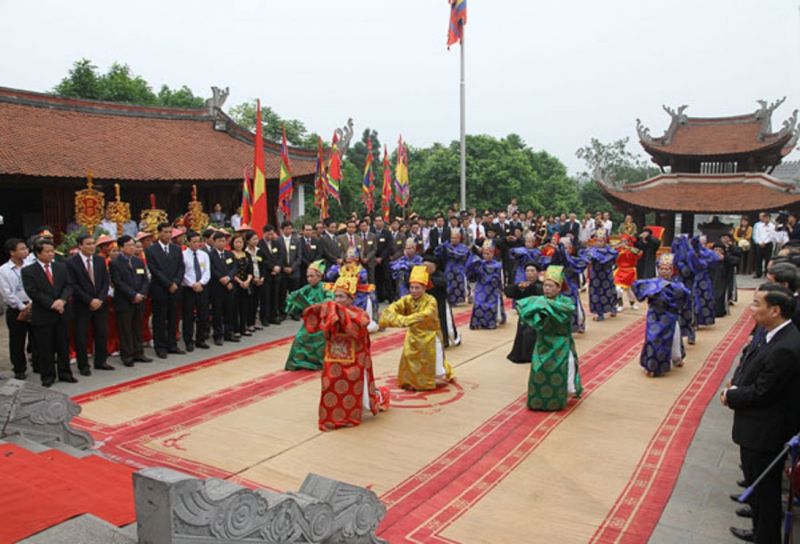 Bài thơ: NHỚ NGÀY GIỖ TỔ HÙNG VƯƠNG - Nguyễn Hường ﻿