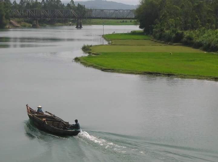 Bài thơ: Sông - Thanh Trang