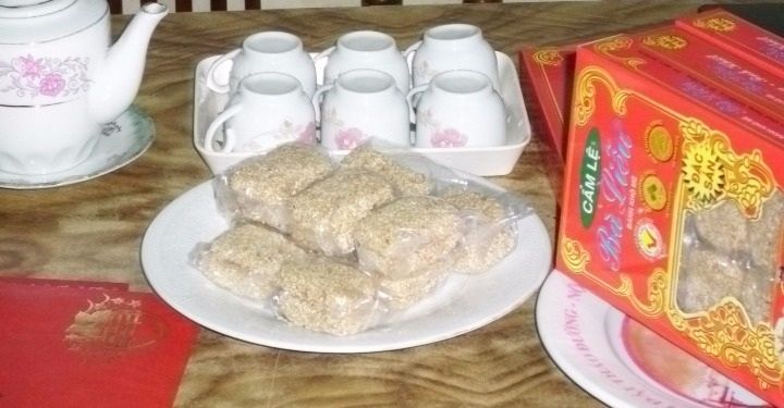 Bánh khô mè Bà Liễu