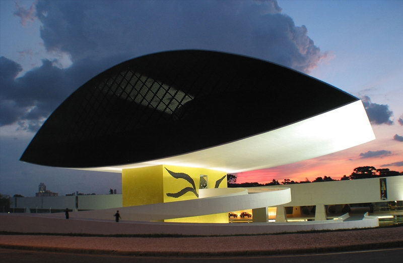 Bảo tàng Oscar Niemeyer, Brazil