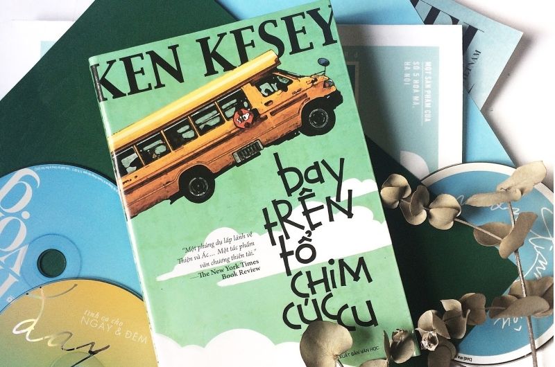 Bay trên tổ chim cúc cu (One Flew Over the Cuckoo’s Nest) – Ken Kesey (1962)