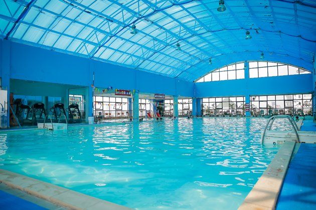 Bể bơi Sense Aqua & Spa – Giá vé: 60000 – 120000 VND/buổi