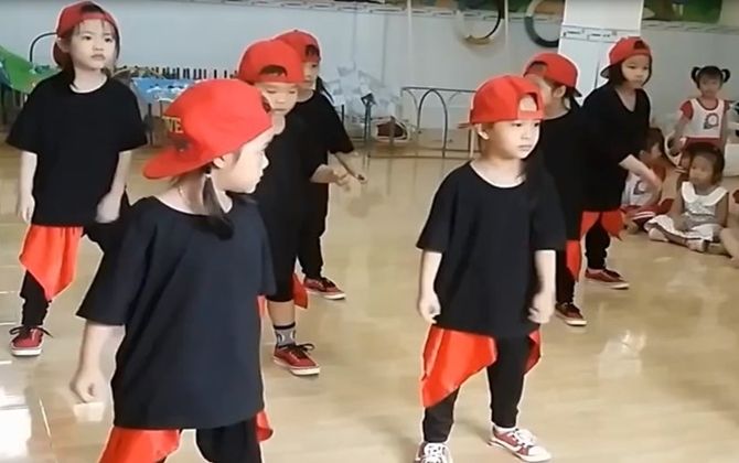 Bố dạy con nhảy Hip hop