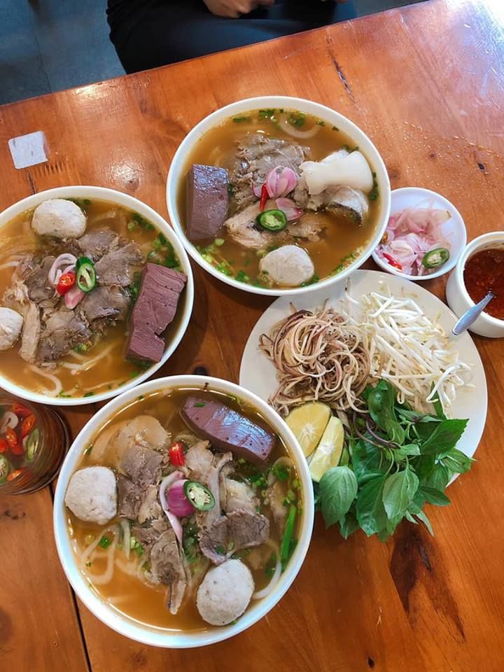 Bún bò Huế Đông Ba