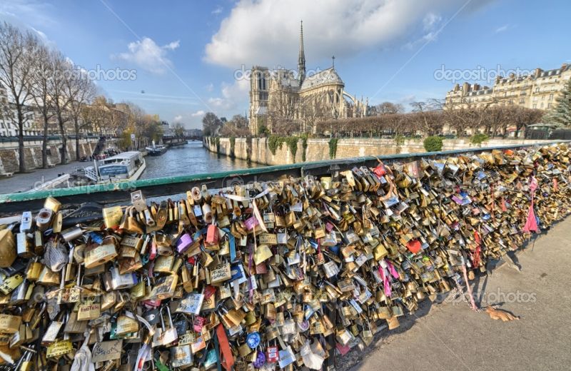 Cầu tình yêu Pont des Arts