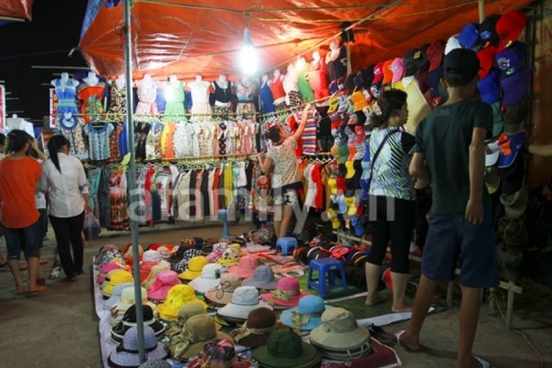Chợ đêm Dịch Vọng