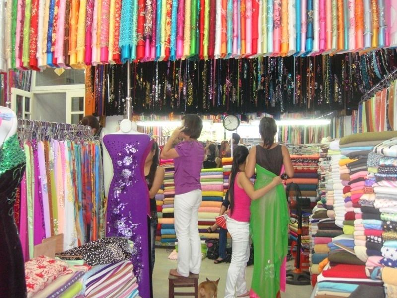 Chợ vải Lê Minh Xuân