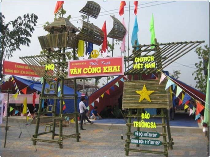Cổng trại hè với chủ đề ''Biển đảo Việt Nam''