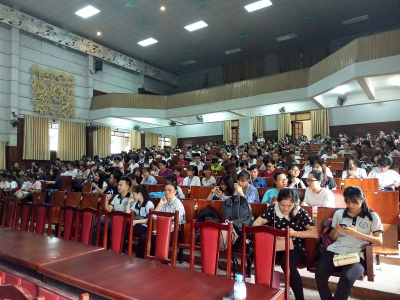 Đại học Luật Hà Nội - nơi thường xuyên tổ chức những buổi tọa đàm, hội thảo pháp luật hay những buổi xét xử lưu động của Tòa án nhân dân thành phố Hà Nội
