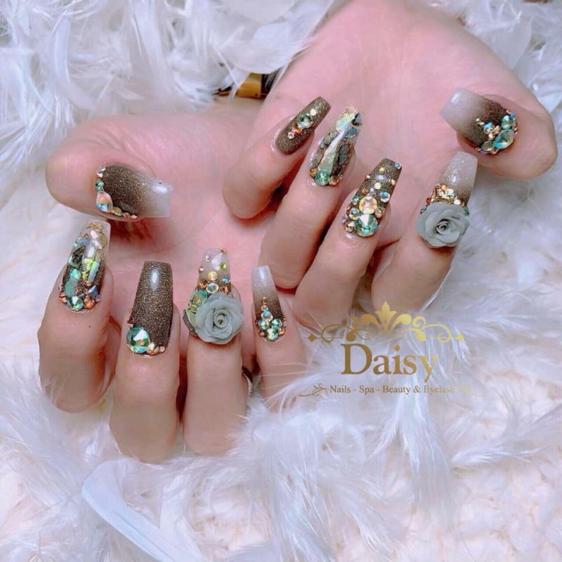 Daisy Nails