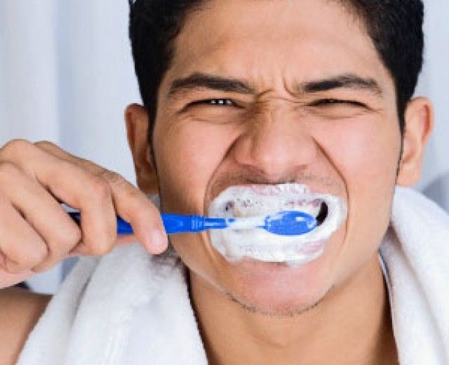 Đánh răng quá nhiều lần trong ngày