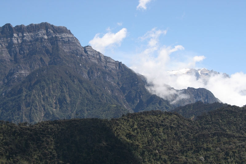 Đỉnh núi cao nhất Châu Đại Dương: Carstensz