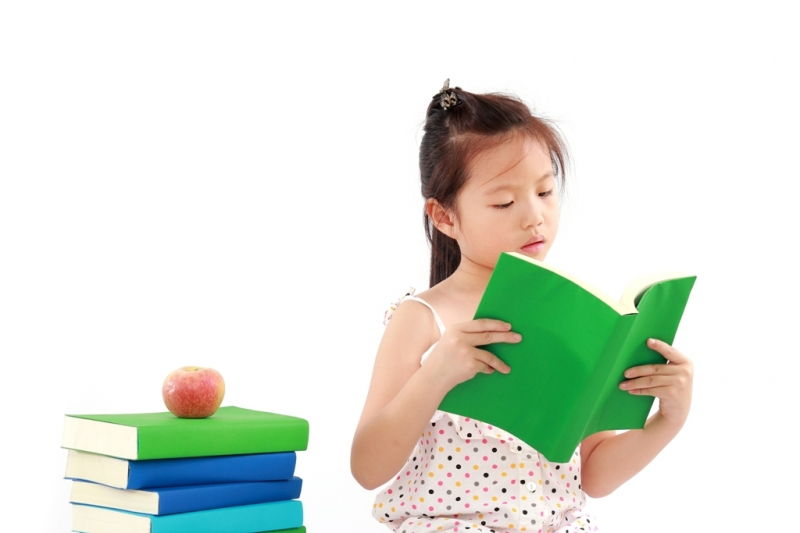 Đọc sách cho trẻ mỗi ngày giúp trẻ học cách tư duy nhiều mặt