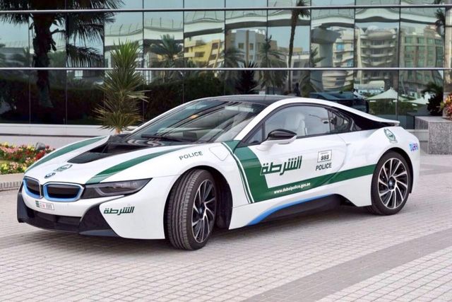Dubai - BMW i8