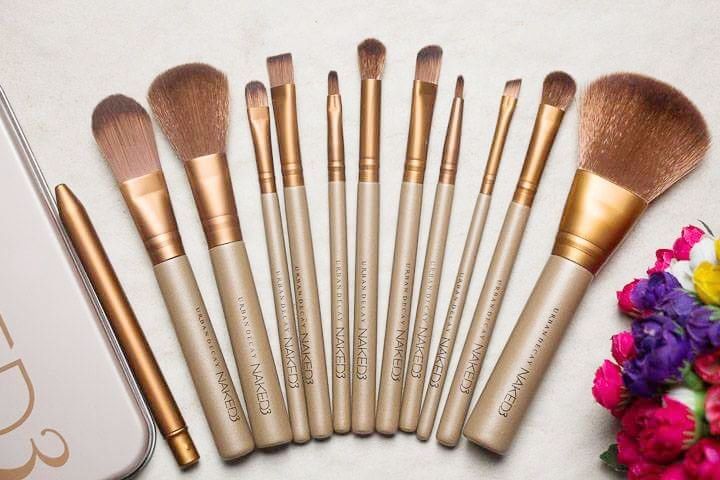 Dụng cụ trang điểm Dụng cụ trang điểm