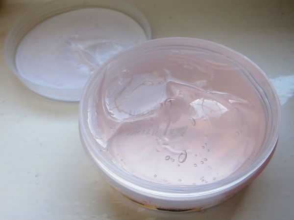 Giúp lớp trang điểm thêm tự nhiên Giúp lớp trang điểm thêm tự nhiên