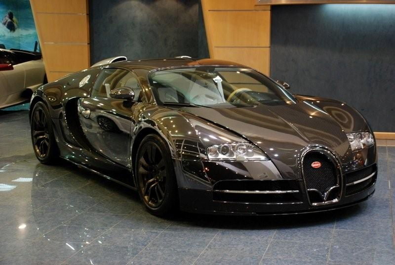 Gói độ vỏ full carbon cho siêu xe Buggati Veyron: 300.000 USD