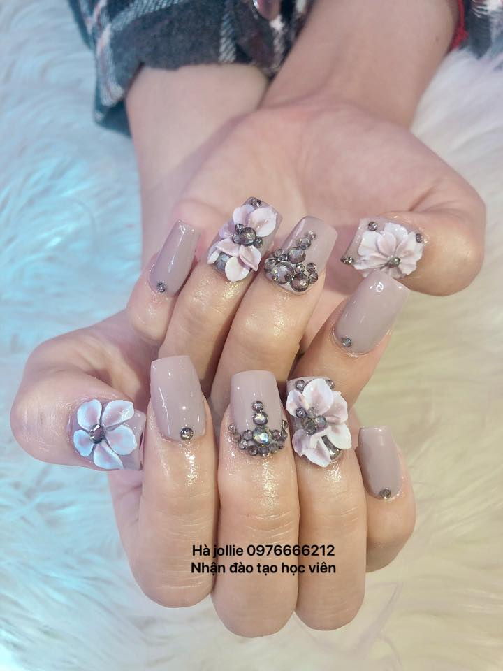 Hà Jollie nail