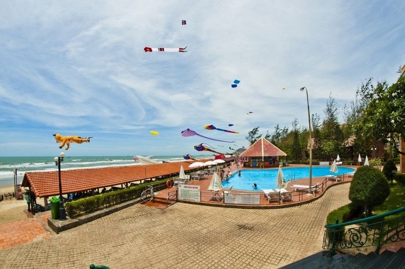 Hồ bơi tại Intourco Resort Vũng Tàu
