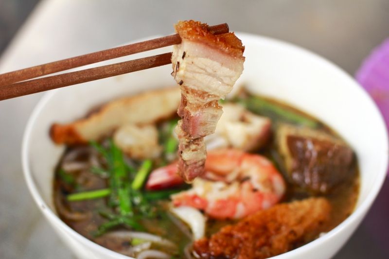 Học cách gắp thức ăn